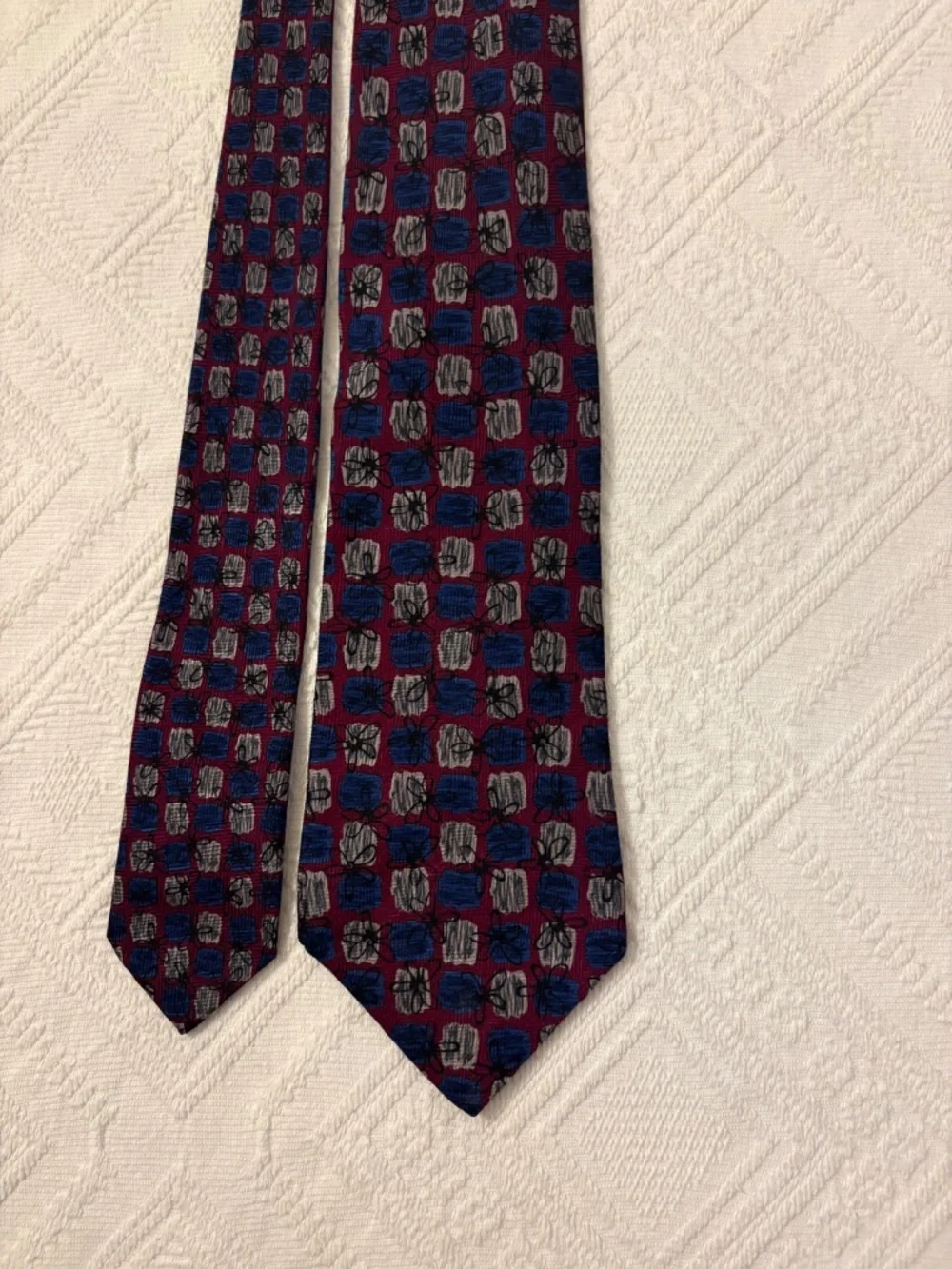 Vintage TMB Classic Clothing Hand-Crafted Silk Geometric Tie Burgundy Blue